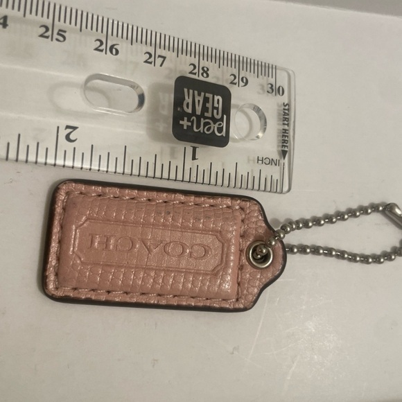 Coach Vintage Leather  Hang Tag 🏷️ Item #22 - Picture 4 of 6